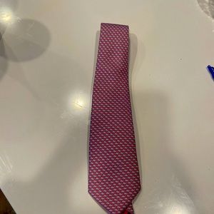 Pink Whale vineyard vines tie-like new